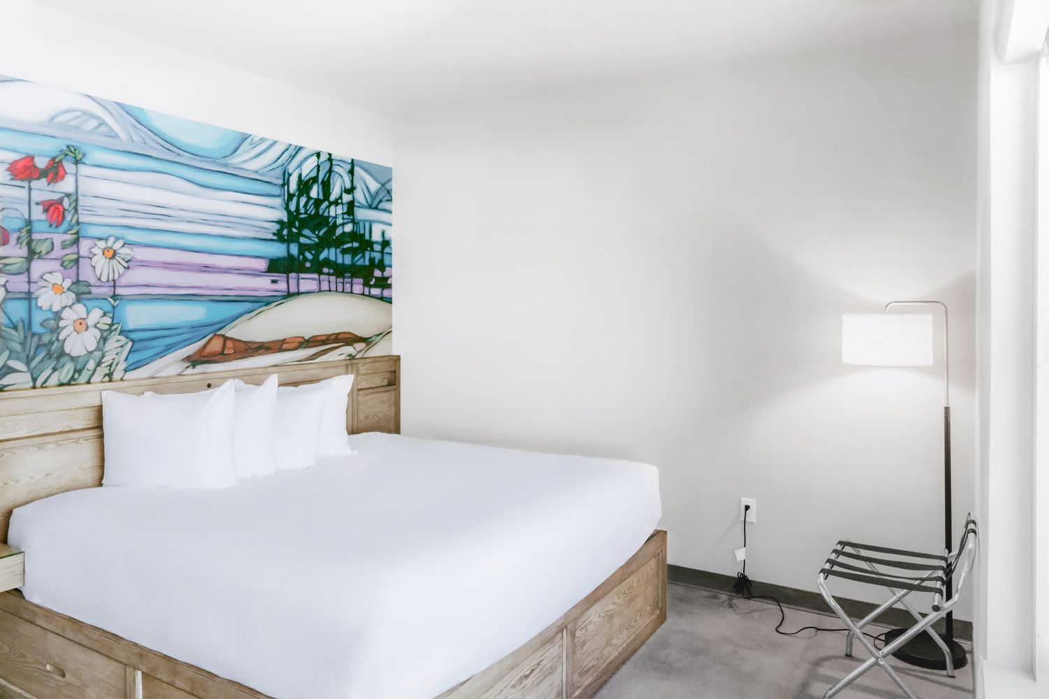 King room with artwork