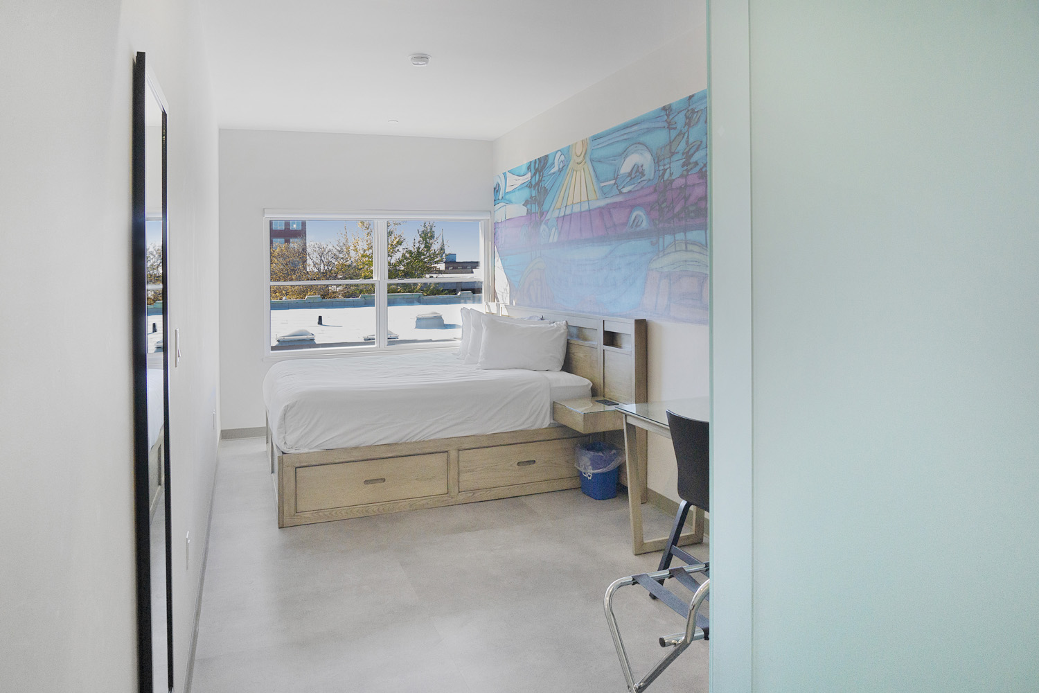 Corner room toward window
